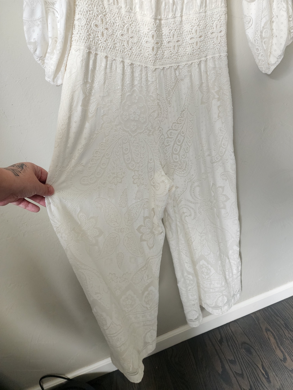 Farm Rio x Anthropologie Elliot White Off-the-Shoulder Jumpsuit Size XS - Picture 3 of 8